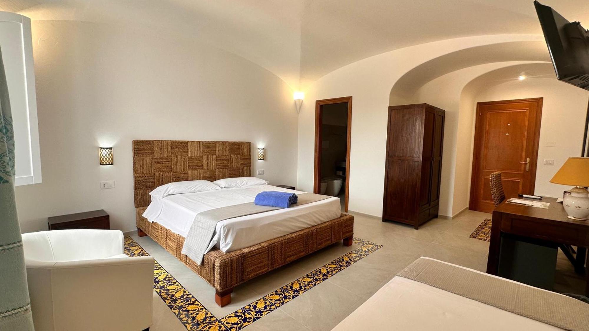 Cedrino Hotel 3*
